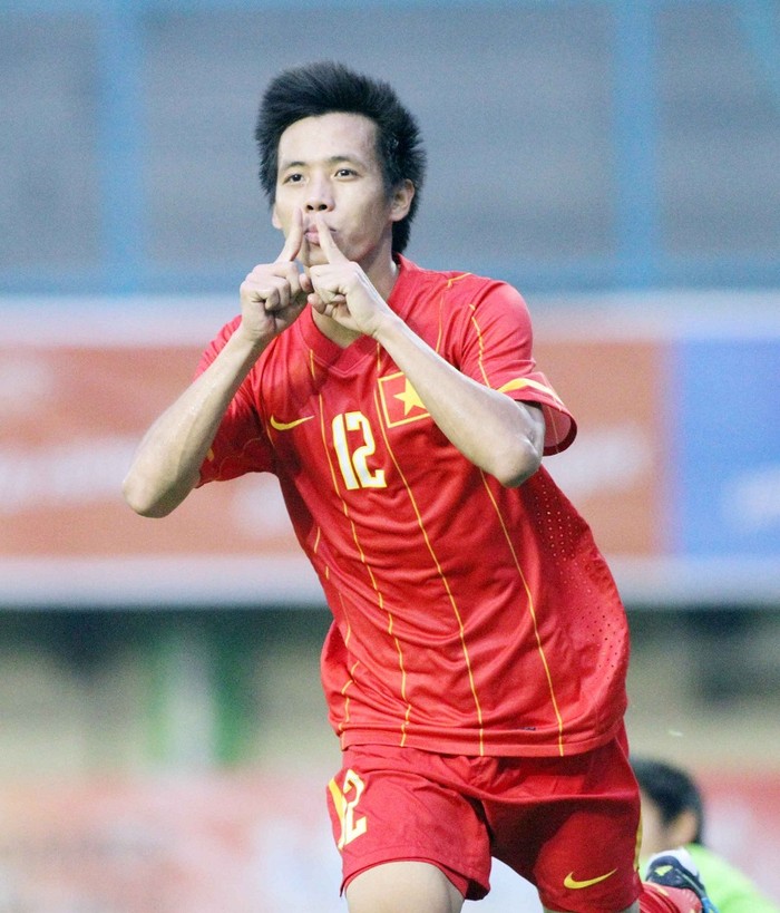 Văn Quyết thực sự là điểm sáng lớn nhất của đội tuyển Việt Nam tại SEA Games 26